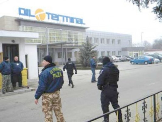 Măturătorul de la Oil primeşte 1.200 lei lunar şi bonuri de masă